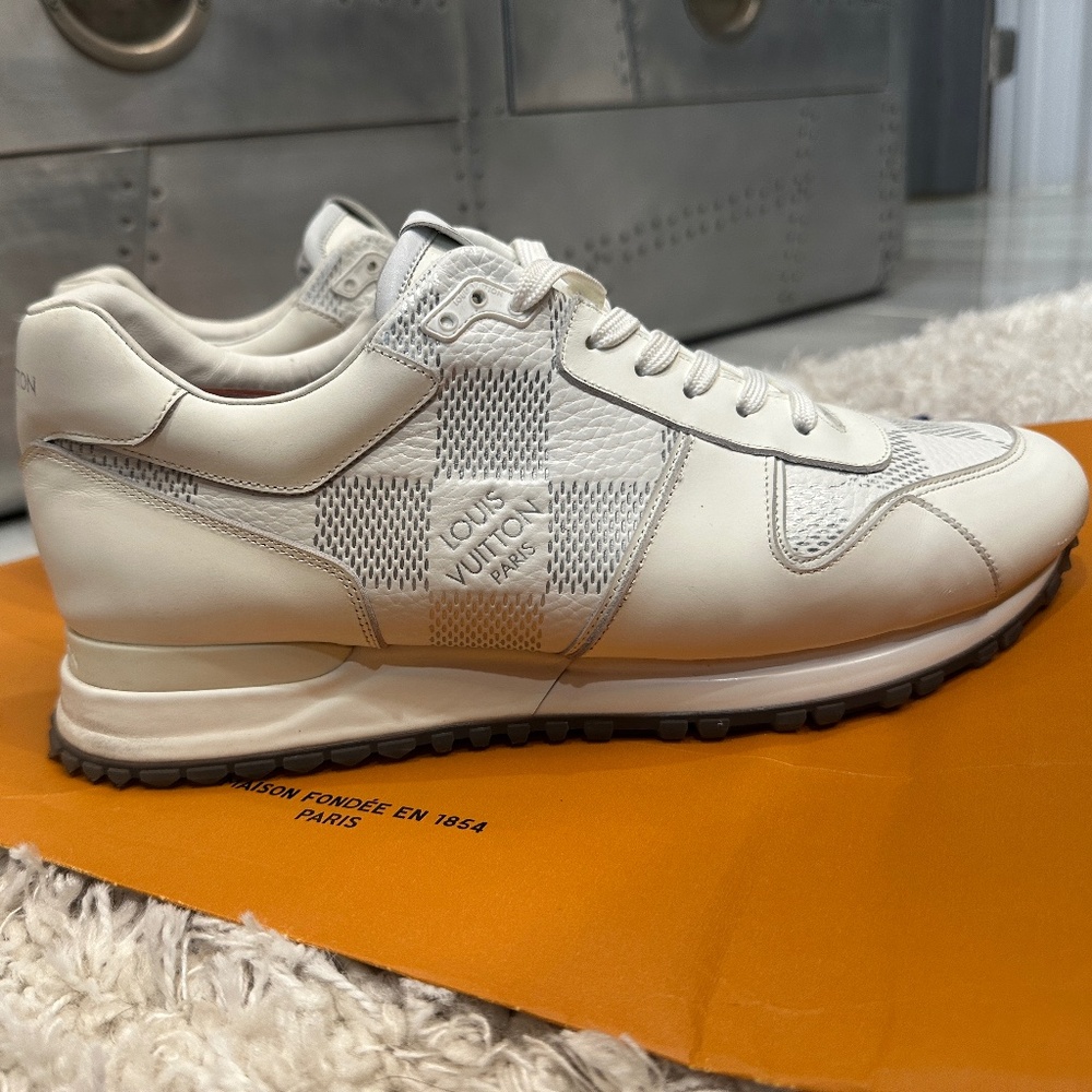 Louis Vuitton Run Away Damier